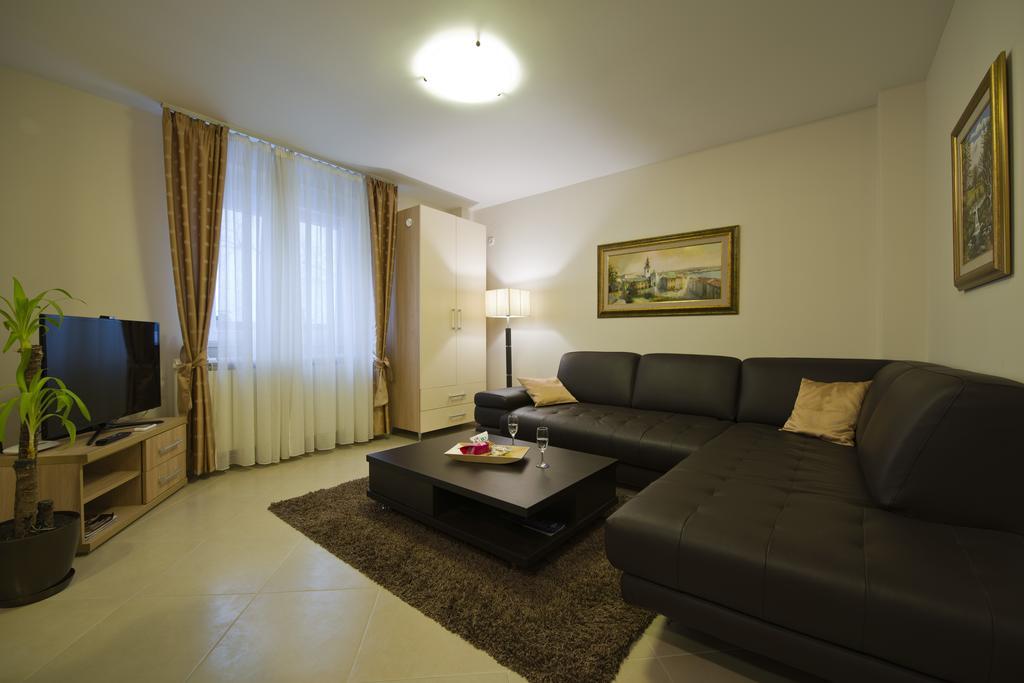 Apartments Jevtic Belgrad Rum bild