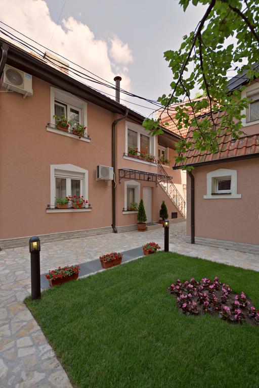 Apartments Jevtic Belgrad Exteriör bild